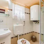 Gorgeous In With Heated Swimming Pool Feriehus