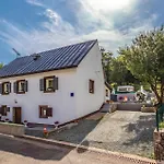 Gorgeous In With Heated Swimming Pool Feriehus Zlobin