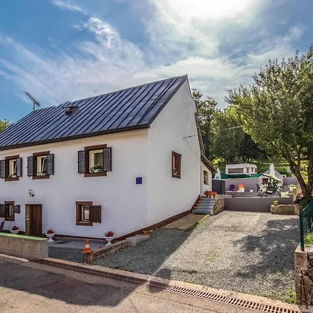 Stunning In With Wifi Holiday home Zlobin